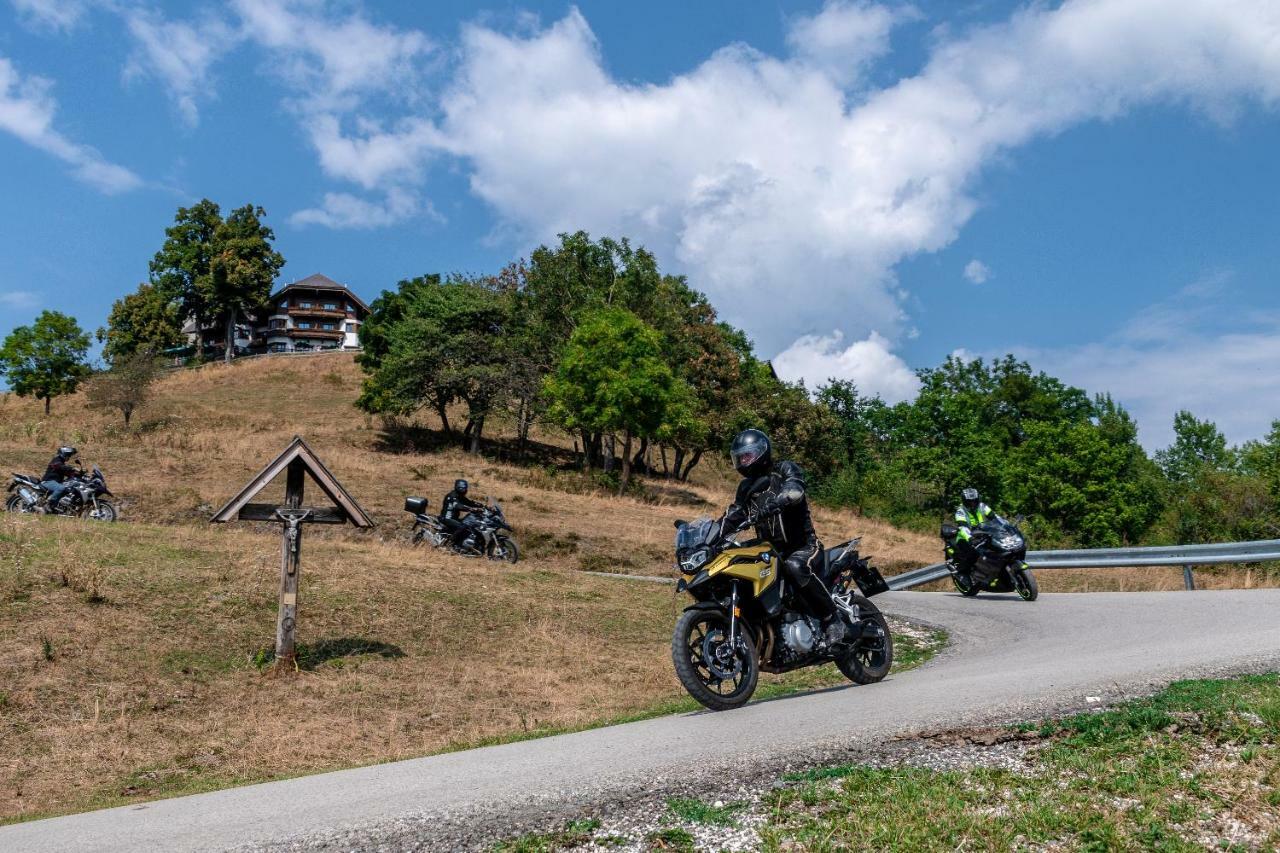 Ferienwohnungen Panorama Harrys Bike Tours فيلاخ المظهر الخارجي الصورة