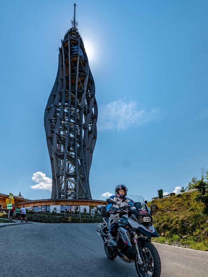 Ferienwohnungen Panorama Harrys Bike Tours فيلاخ المظهر الخارجي الصورة